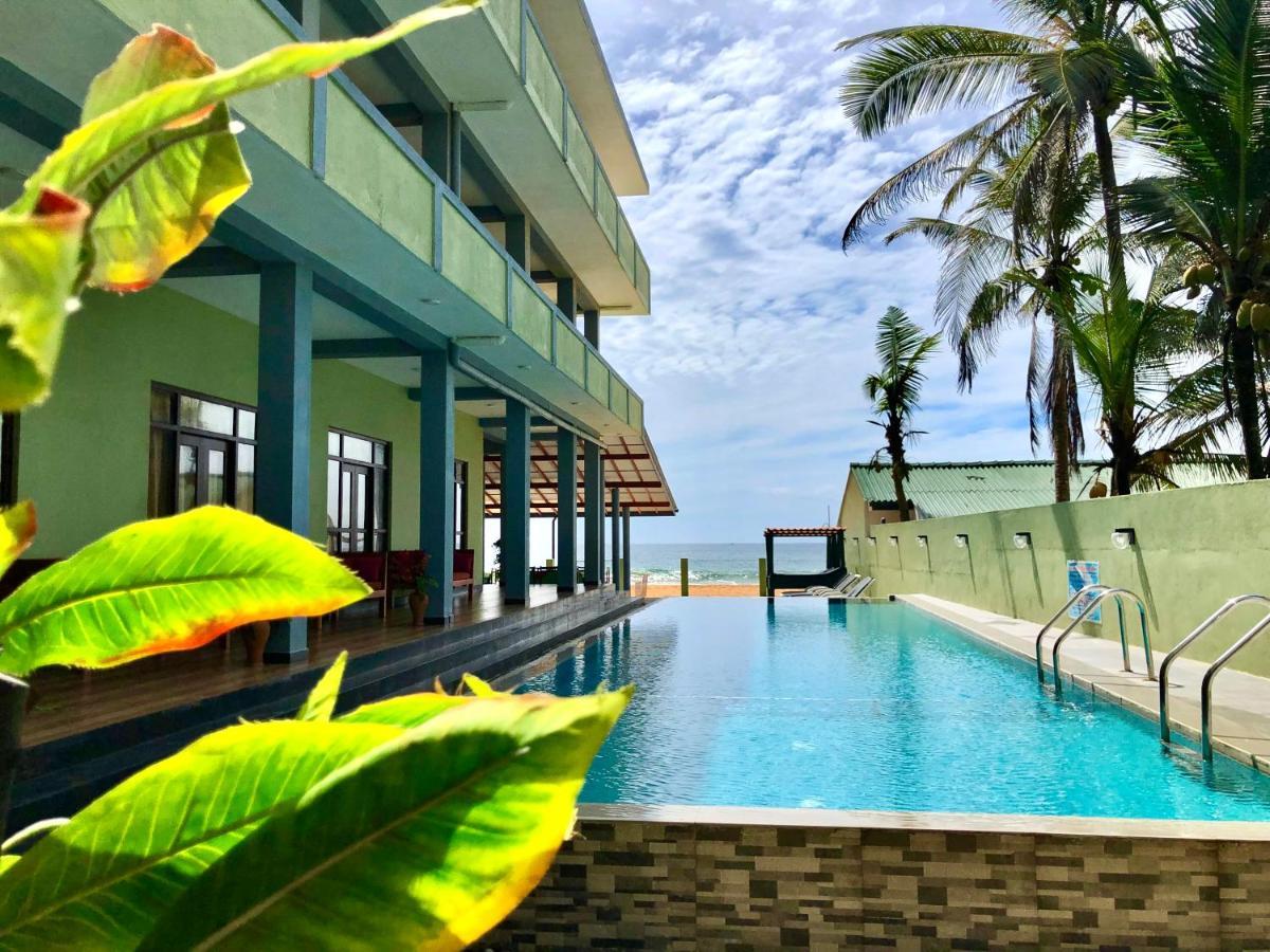 Serenade Beach Hotel Hikkaduwa Bagian luar foto