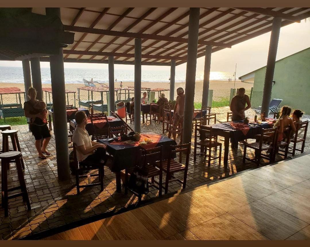 Serenade Beach Hotel Hikkaduwa Bagian luar foto