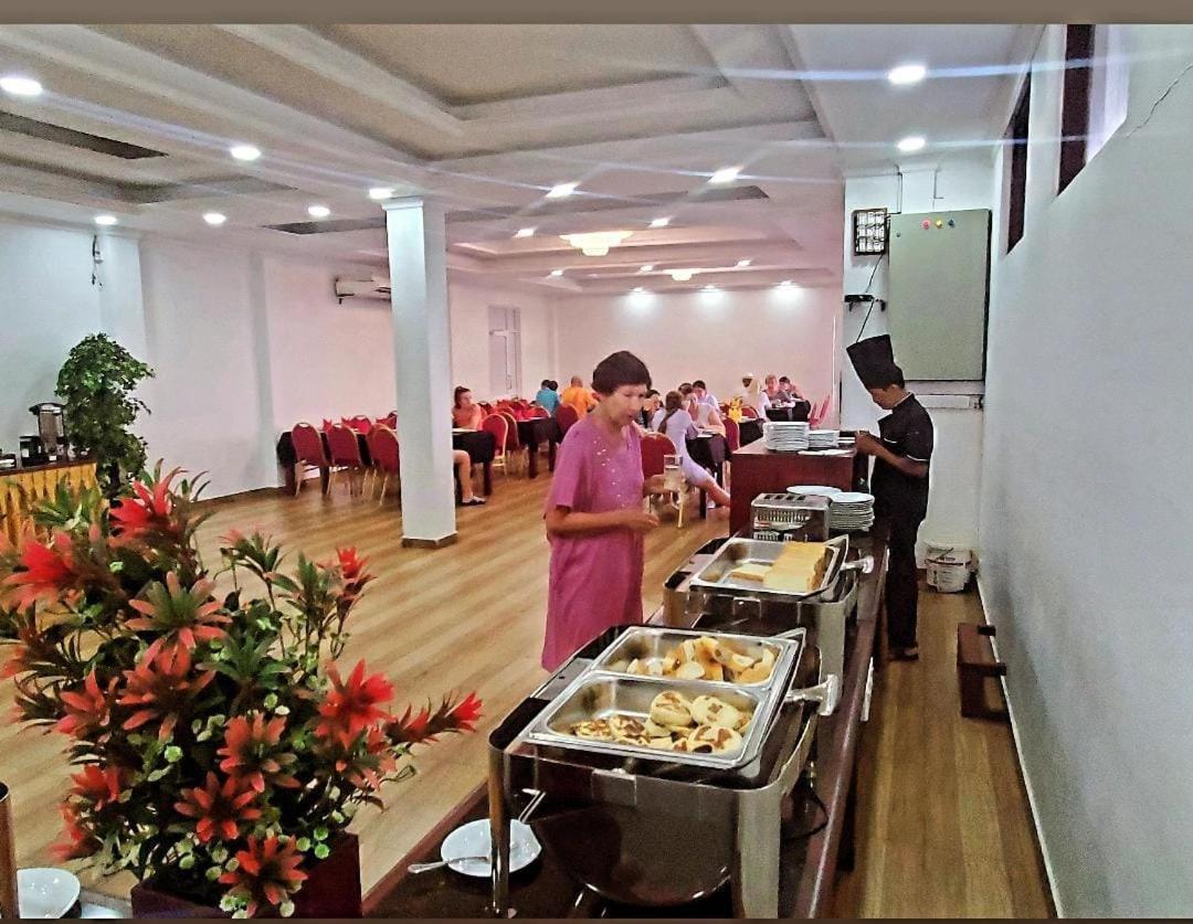 Serenade Beach Hotel Hikkaduwa Bagian luar foto